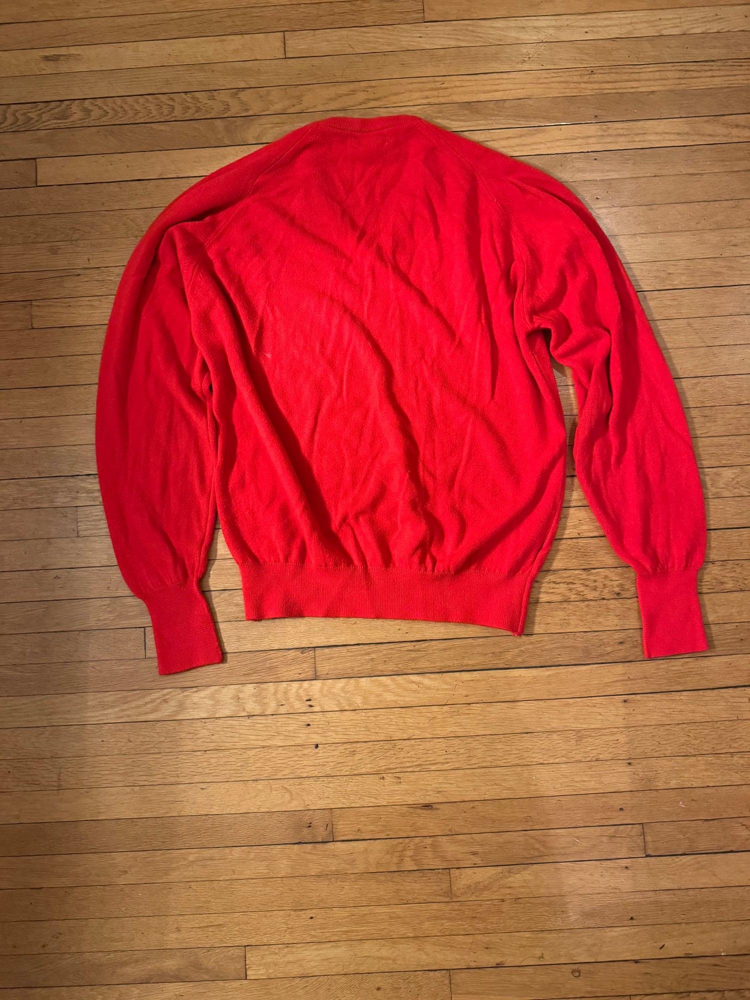 Red v neck sweater 1980s Vintage 3