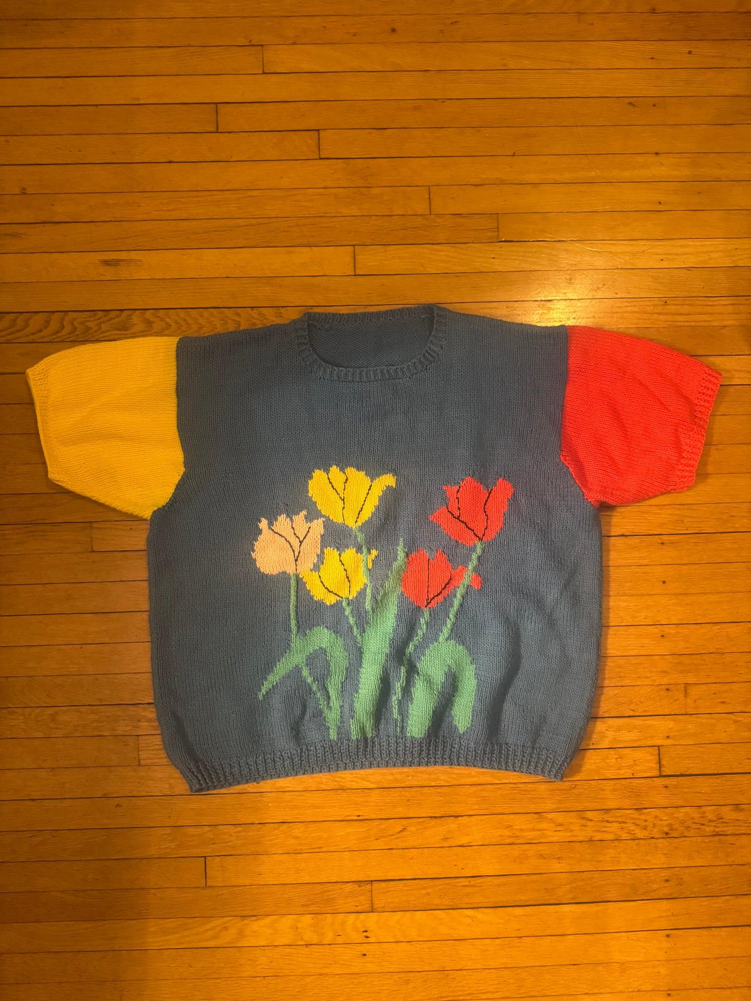 Women’s 1970s-80s floral sweater size M-L